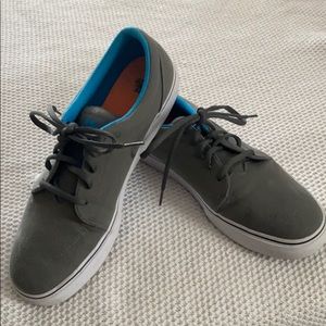Men’s Nike Lace up canvas shoes. Size 11